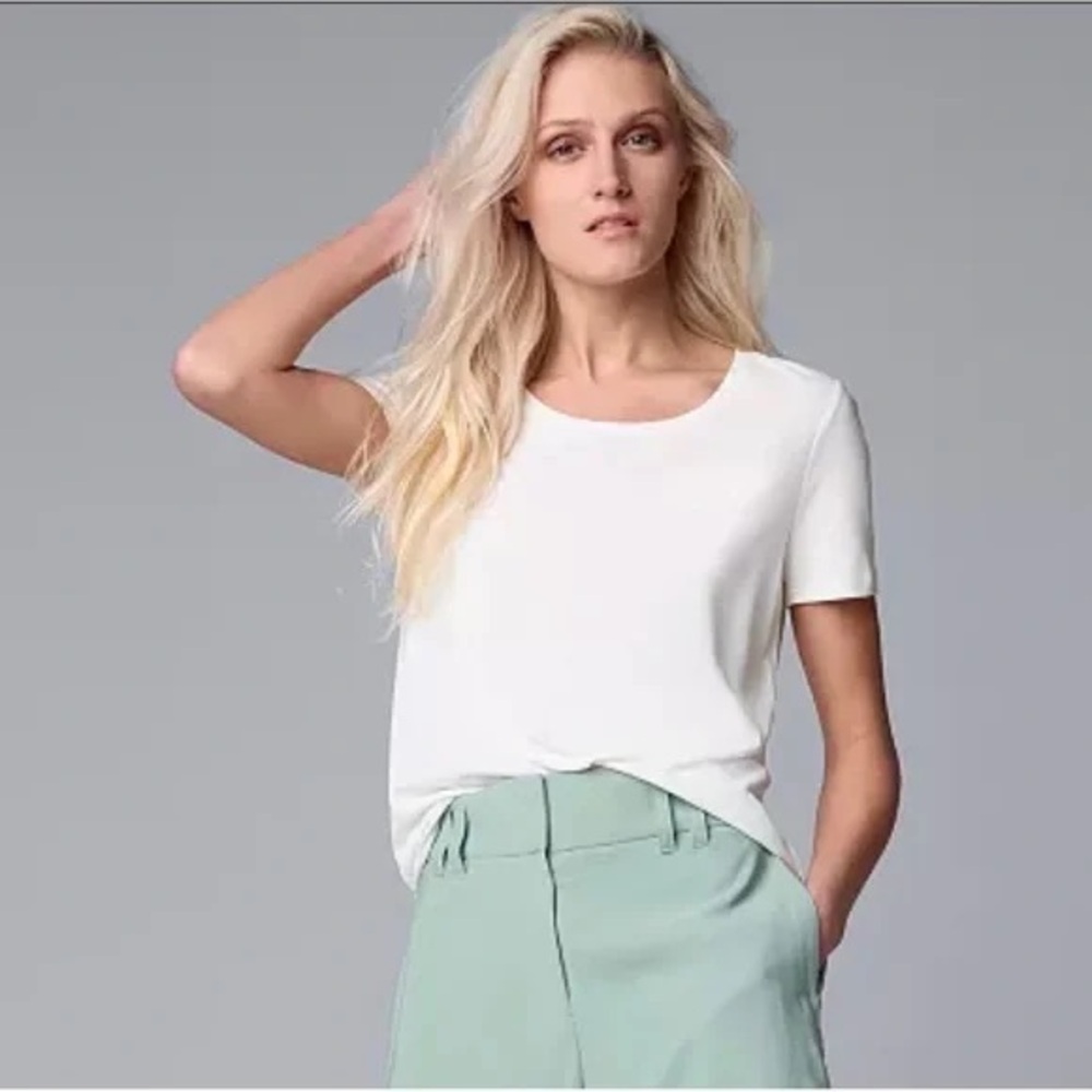 💚 3/$15 White Relaxed Fit Short Sleeve Tee